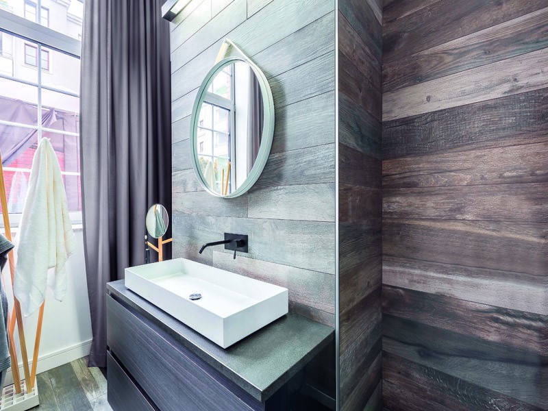 TILE TRIM FOR WALL